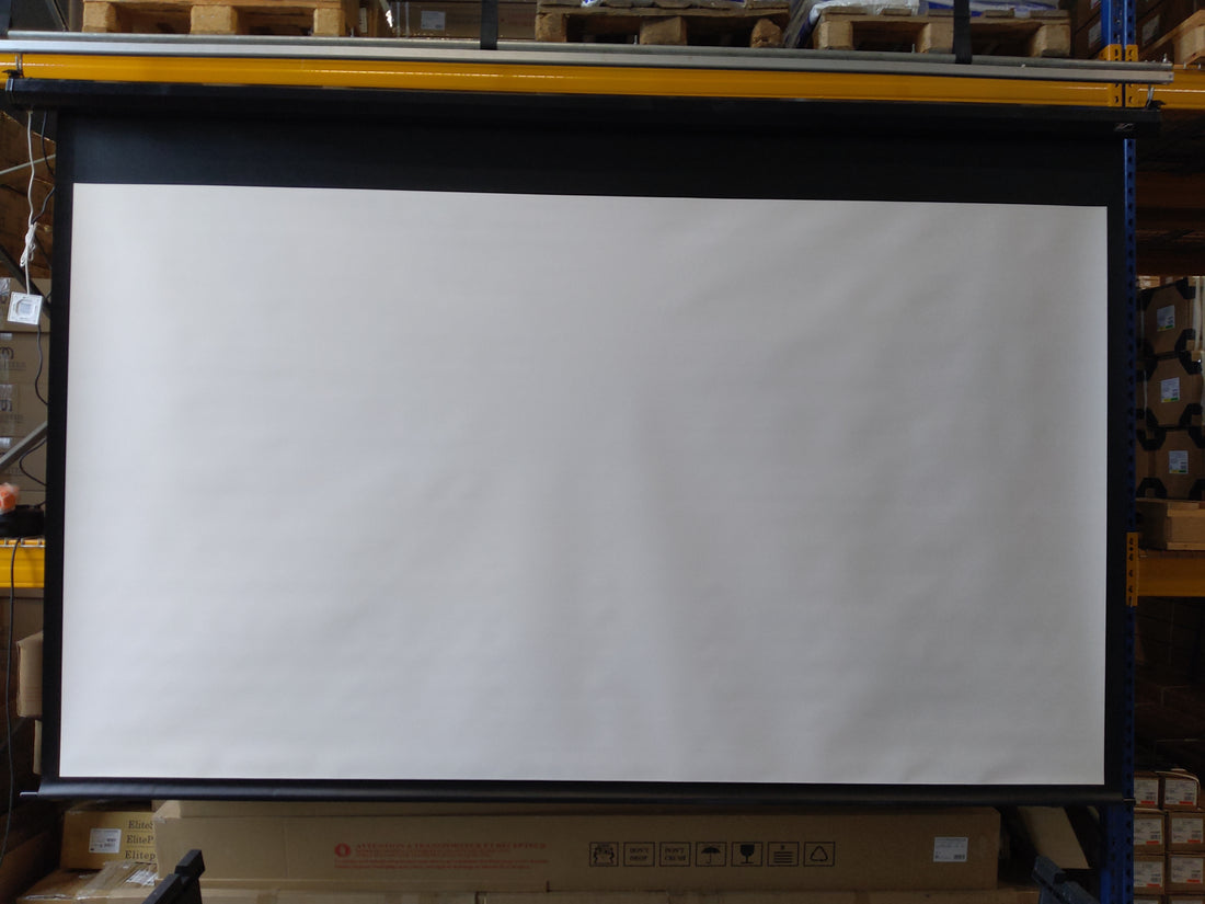 Usato - Ottimo stato // VMAX - Nero / 16:9 / 135" (299x168 / Top-Drop 20 cm)  // B-VMAX135UWH2-243H00563